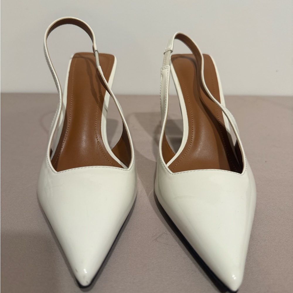 White shoes size 9 - Picture 10 of 16